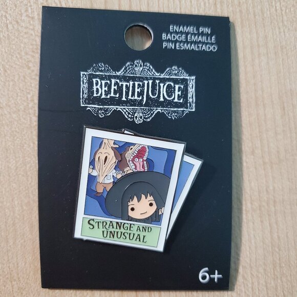 ✨2/$20 - Beetlejuice Lydia Deetz Polaroid Enamel Pin - Picture 1 of 1